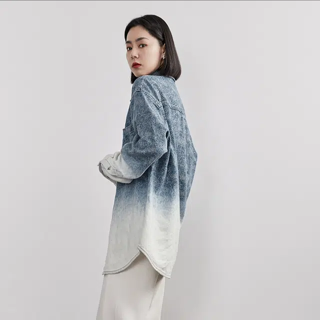 美洋 立体提花渐变单排多扣长袖衬衫 女款 蓝白渐变