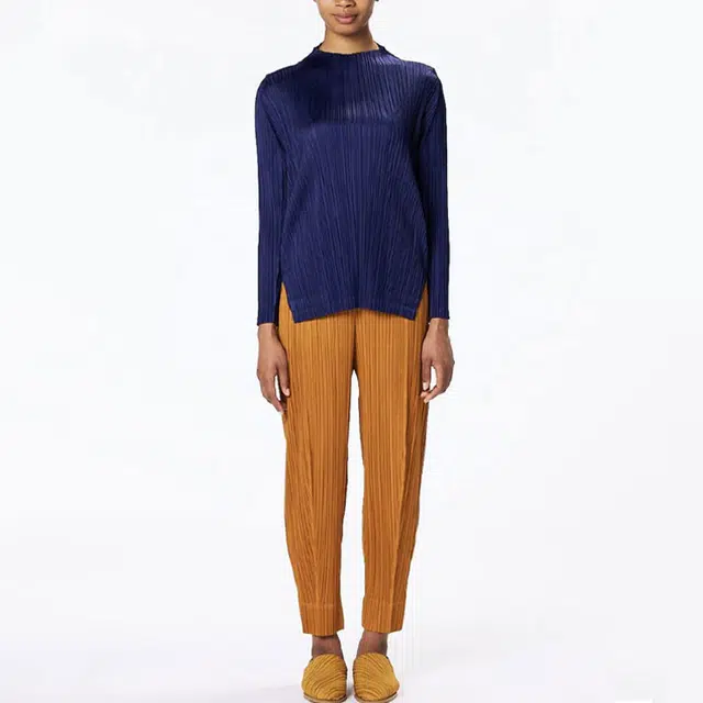 PLEATS PLEASE ISSEY MIYAKE SS23 T