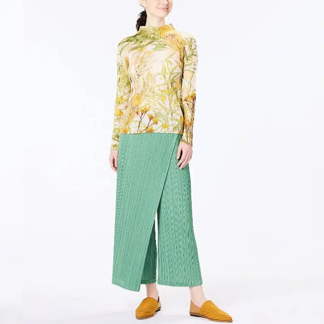 PLEATS PLEASE ISSEY MIYAKE SS23 T