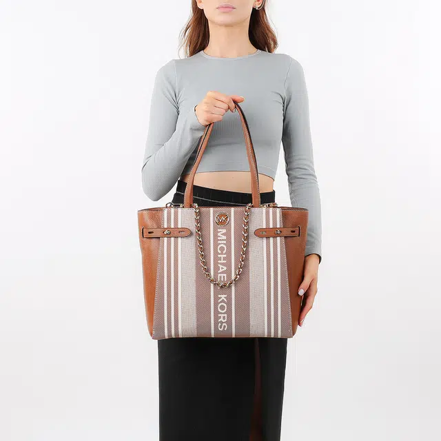 MICHAEL KORS MK Carmen Logo Tote