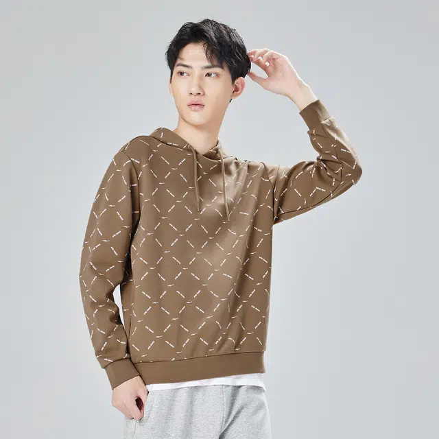 鸿星尔克 几何图案满印套头带帽长袖连帽宽松常规卫衣 春秋冬 男款 奶咖棕