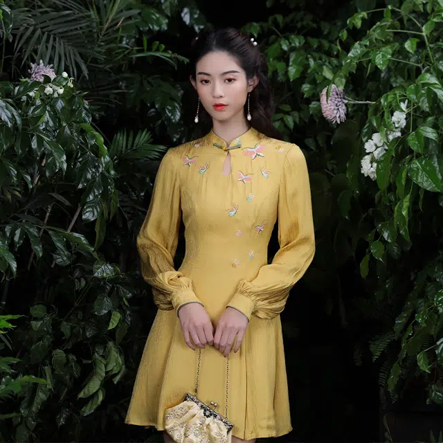 槿爷东方 水滴洞蝴蝶刺绣灯笼袖长袖仙女连衣裙 女款 黄色
