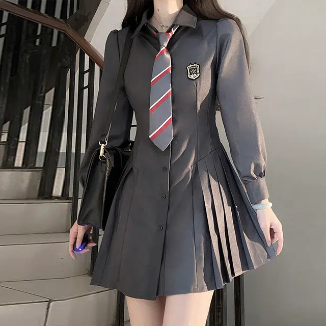 九条喵 纯色百褶翻领长袖百褶裙连衣裙 灰色