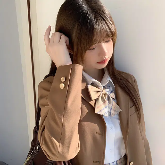 东鲸岁时记 纯色单排扣翻领休闲 布朗茶茶西装 女款