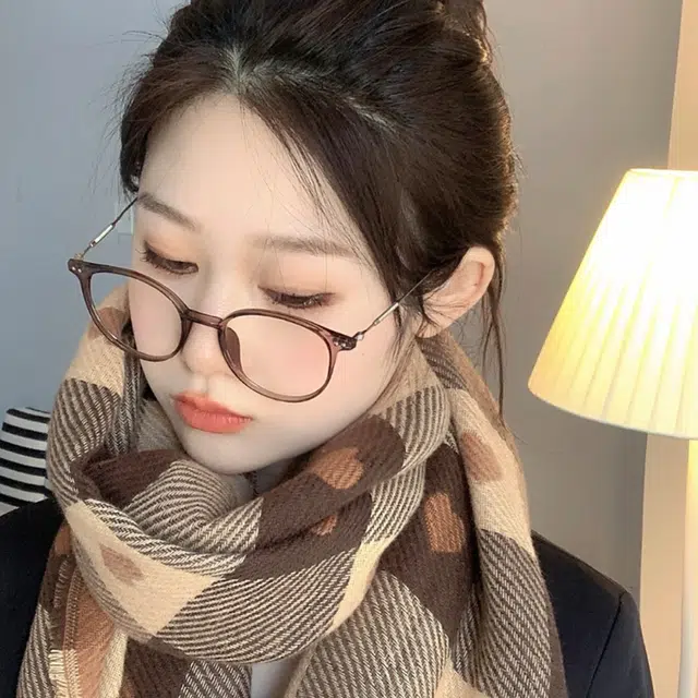 PULAIS ins