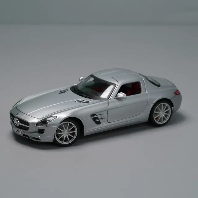 Maisto 118 SLS AMG