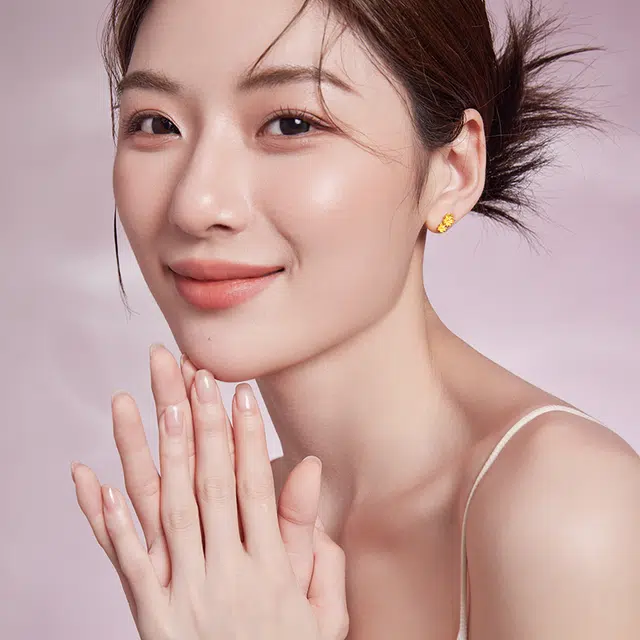 周六福黄金耳钉女计价足金桃花耳饰礼物