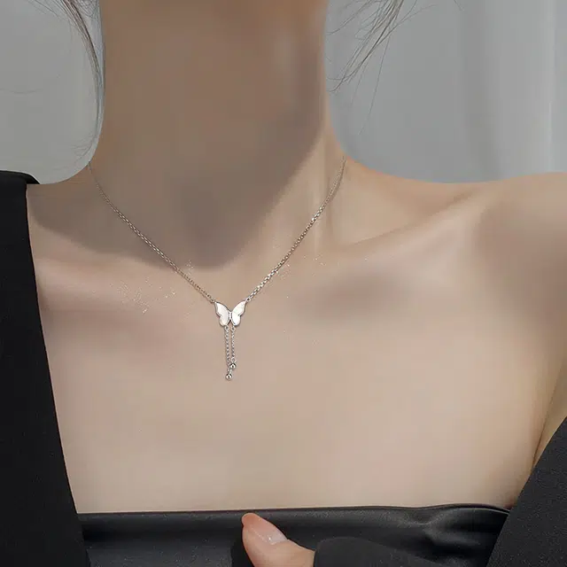925