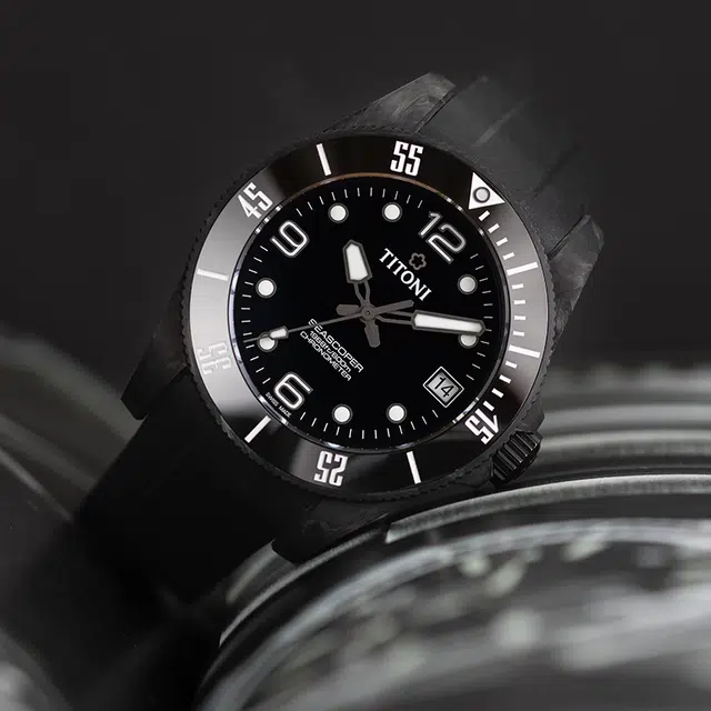 TITONI 600 42mm 83600 C-BK-256