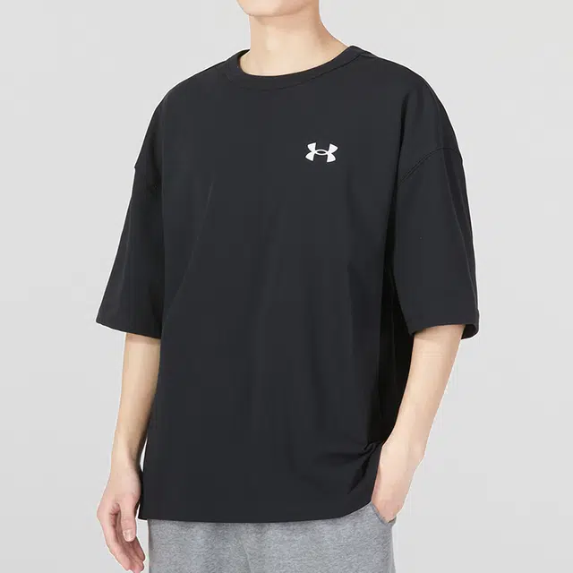 Under Armour T