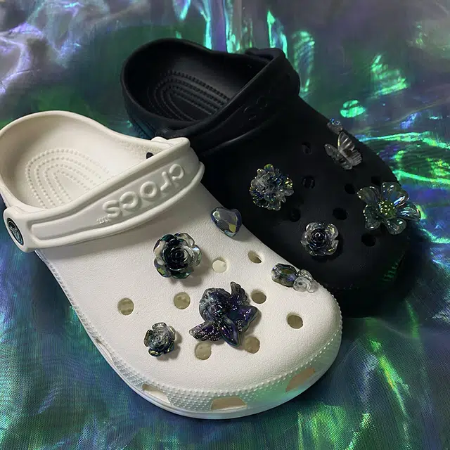 US8ACC crocs
