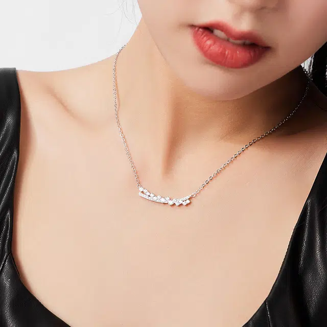 名工珠宝 微笑项链 女高级感锁骨链微笑吊坠饰品银精致轻奢个性百搭礼物