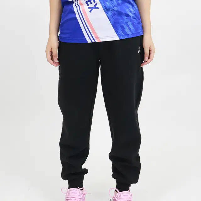 YONEX