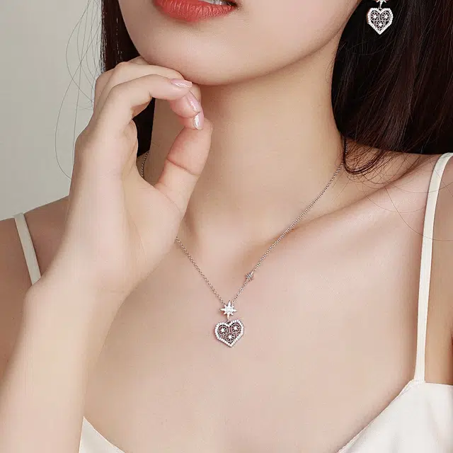 925
