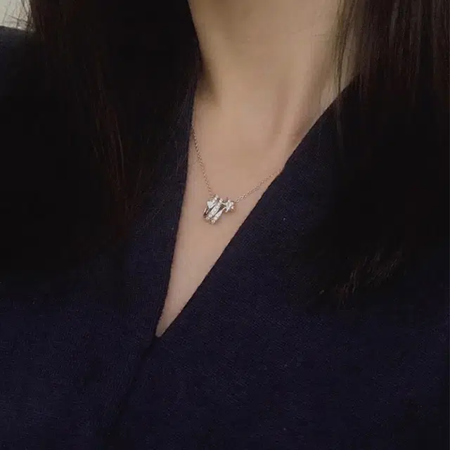925