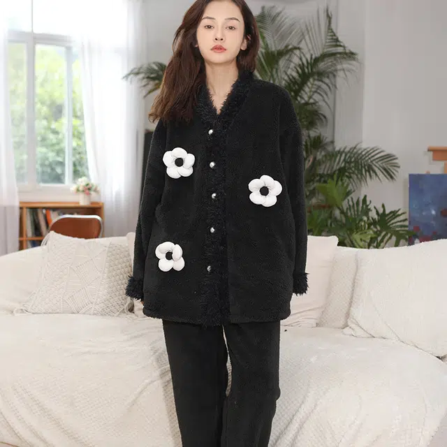 可人儿 珊瑚绒保暖睡衣 太阳花韩系家居服套装 秋冬季 加绒加厚 女款 黑色