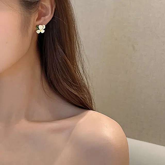 S925