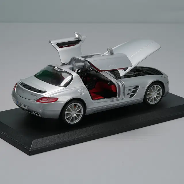 Maisto 118 SLS AMG