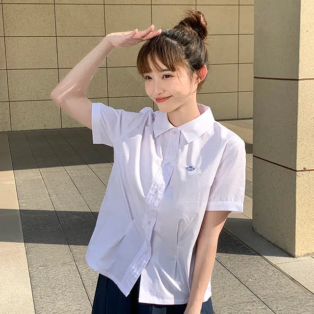 东鲸岁时记 刺绣印花收腰短袖 紫川附中衬衫 女款