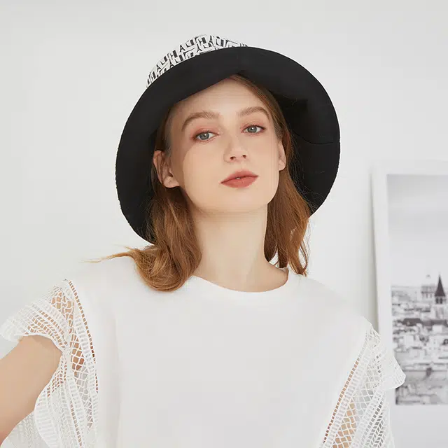 ELLE logo