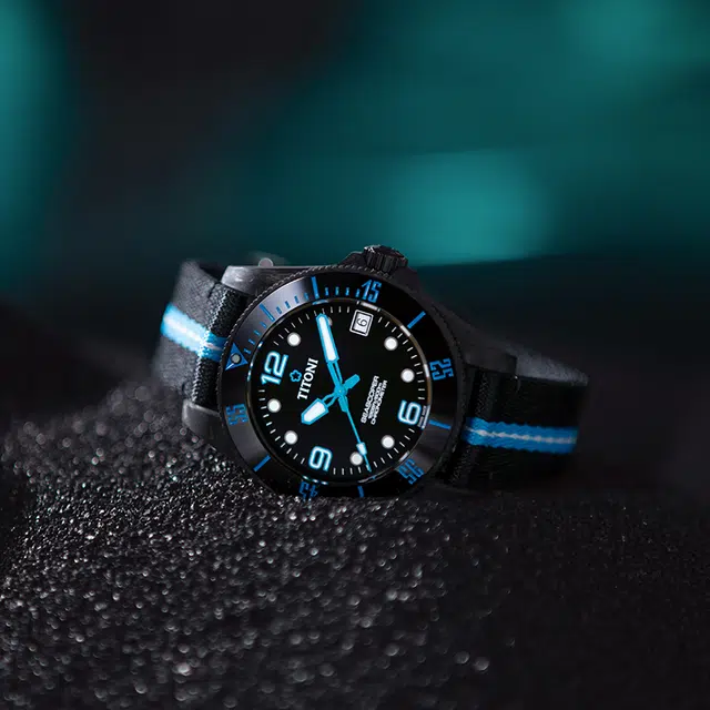 TITONI 600 42mm 83600 C-BL-256
