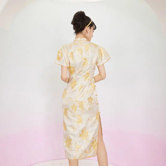 槿爷东方 椿花佩 花卉刺绣立领短袖长旗袍 女款 杏黄色
