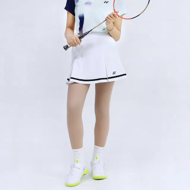 YONEX