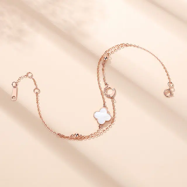 HOLLY RYAN 18k