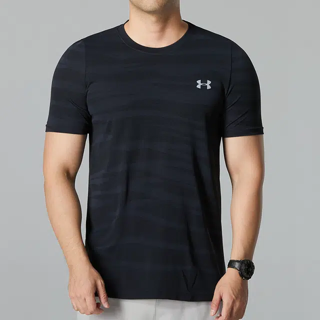 Under Armour logoT