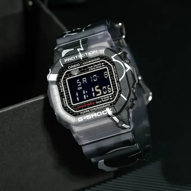 CASIO G-SHOCK 40 48.9*42.8mm DW-5000SS-1PR