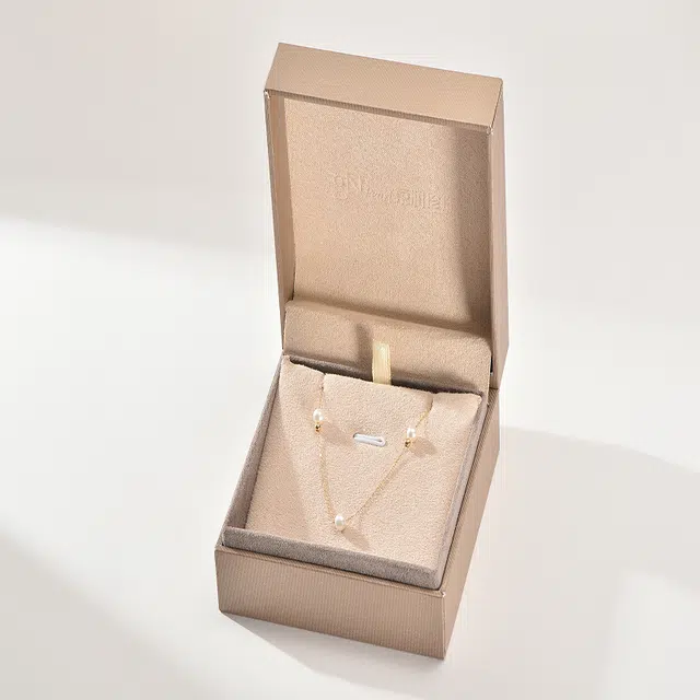 GN PEARL18K4-5mmbaby