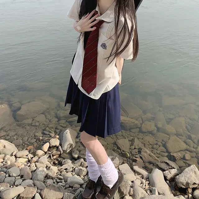 东鲸岁时记 刺绣领带翻领单排扣短袖衬衫 女款