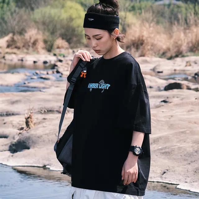 AMBER LIGHT T