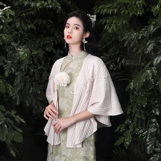 槿爷东方 姝月珠光 纯色蝴蝶结珠链流苏长方针织披风 女款 浅米色