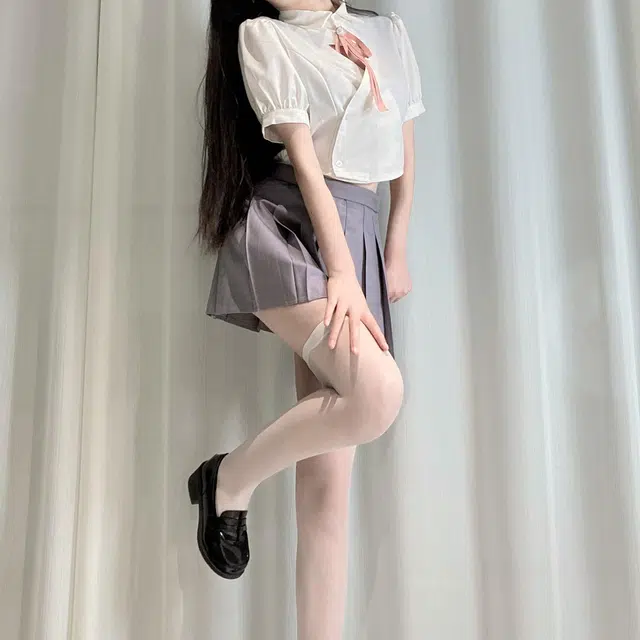 九条喵 爱心镂空收腰泡泡袖领结衬衫制服上装 女款 白色