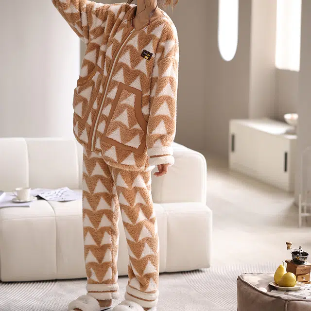 可人儿 珊瑚绒睡衣 家居服套装 秋冬季 保暖加绒加厚 甜美开衫 女款 棕色 礼物