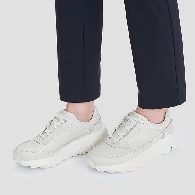 DESCENTE Sport style