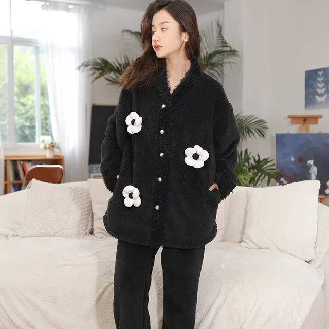 可人儿 珊瑚绒保暖睡衣 太阳花韩系家居服套装 秋冬季 加绒加厚 女款 黑色
