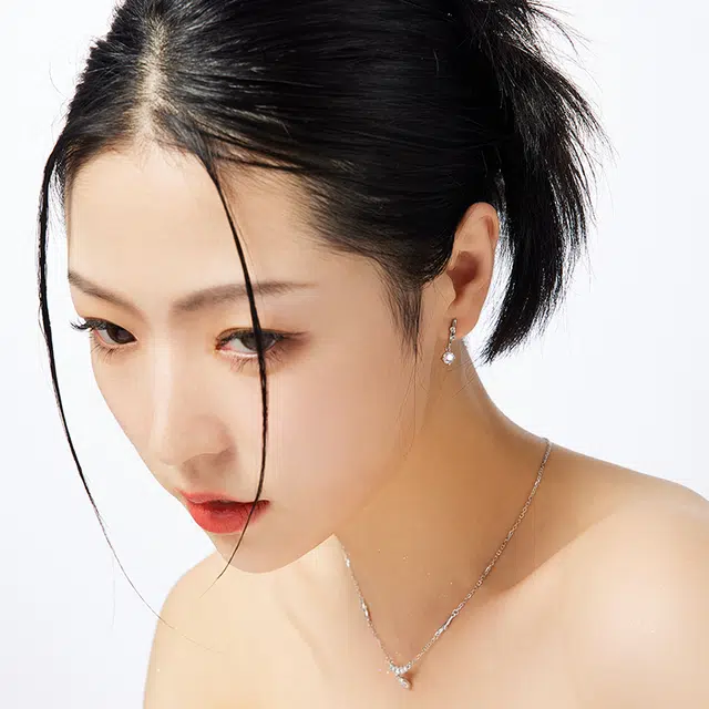 名工珠宝 碧波女银耳针海蓝色耳坠时尚简约耳饰气质个性百搭耳环礼物