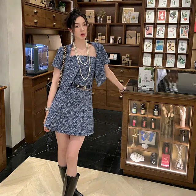 区区欧阳 方领单排扣短袖外套 女款