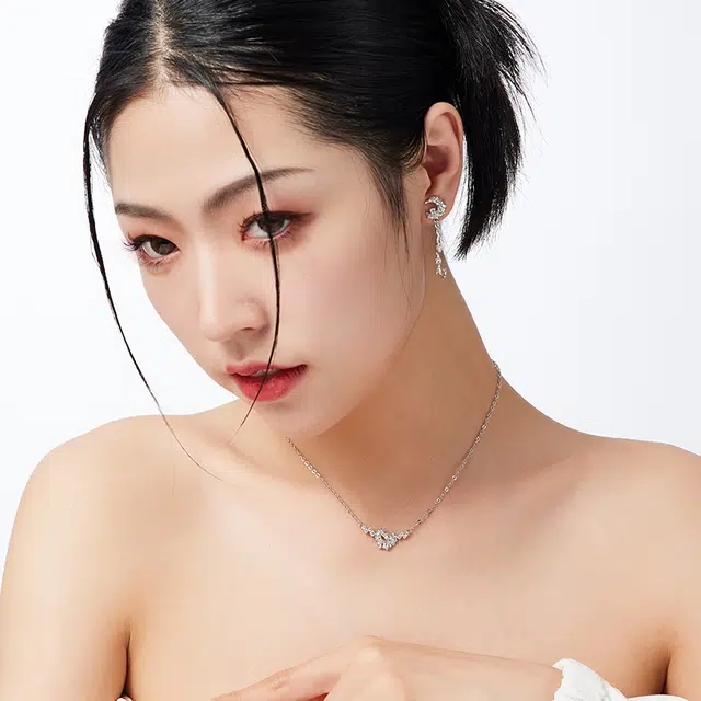 S925