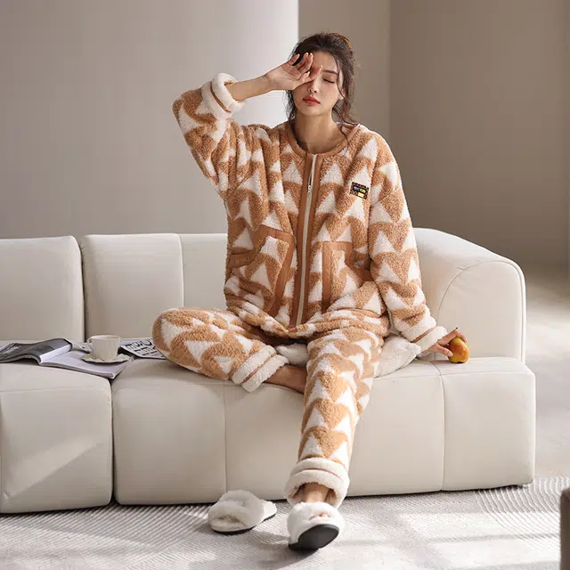 可人儿 珊瑚绒睡衣 家居服套装 秋冬季 保暖加绒加厚 甜美开衫 女款 棕色 礼物