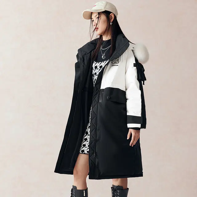 太平鸟 女装 连帽毛领派克服羽绒服 女款