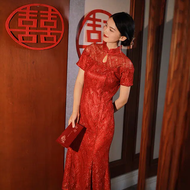槿爷东方 妆记金线水滴洞蕾丝鱼尾短袖旗袍 酒红色