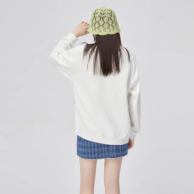 艾莱依 纯色花朵设计圆领无帽卫衣 女款