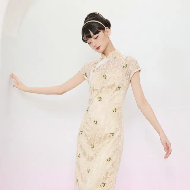 槿爷东方 金盏花复古风改良蚀骨旗袍 女款 浅杏色