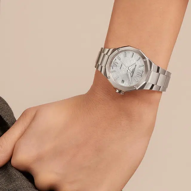 Baume Mercier 50 33mm M0A10676