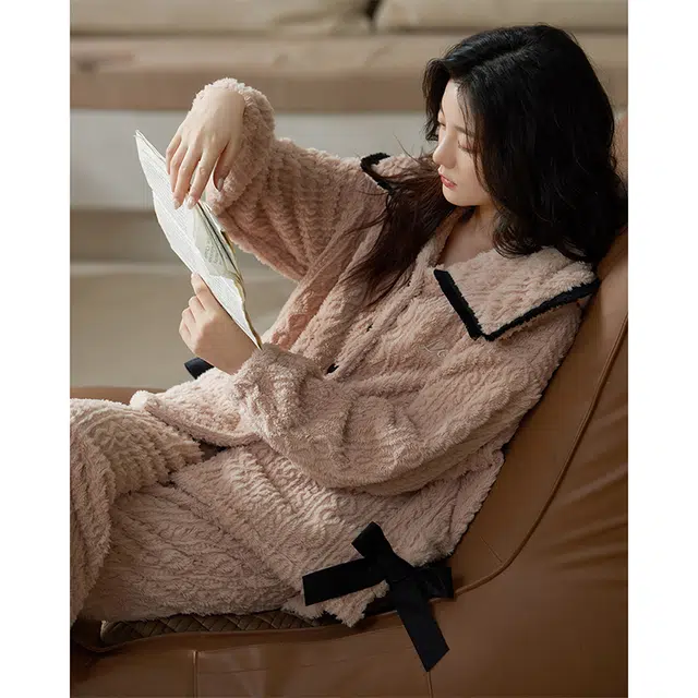 小情歌 珊瑚绒睡衣 冬季 加绒加厚保暖御寒家居服 女款  杏色
