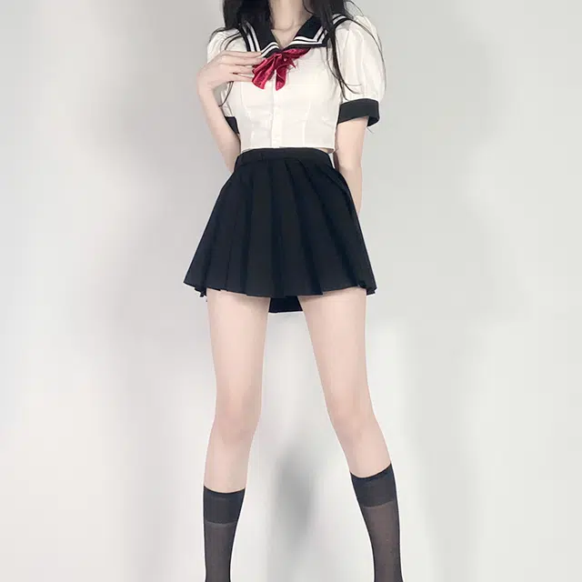 九条喵 撞色水手领蝴蝶结短款百褶裙制服套装 女款