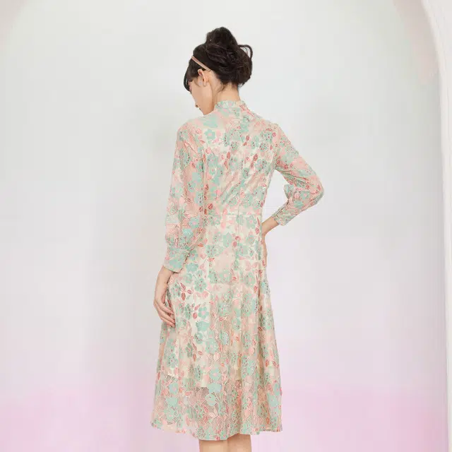 槿爷东方 蕾丝长袖立领花色仙女直筒裙中长款连衣裙 秋 粉绿色